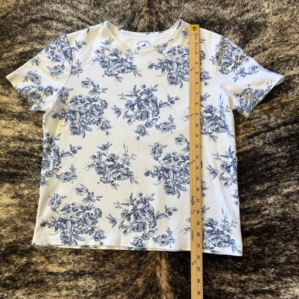 White Stag Women’s Blue & White Cotton Floral Short Sleeve Shirt, Size Medium - Picture 8 of 9